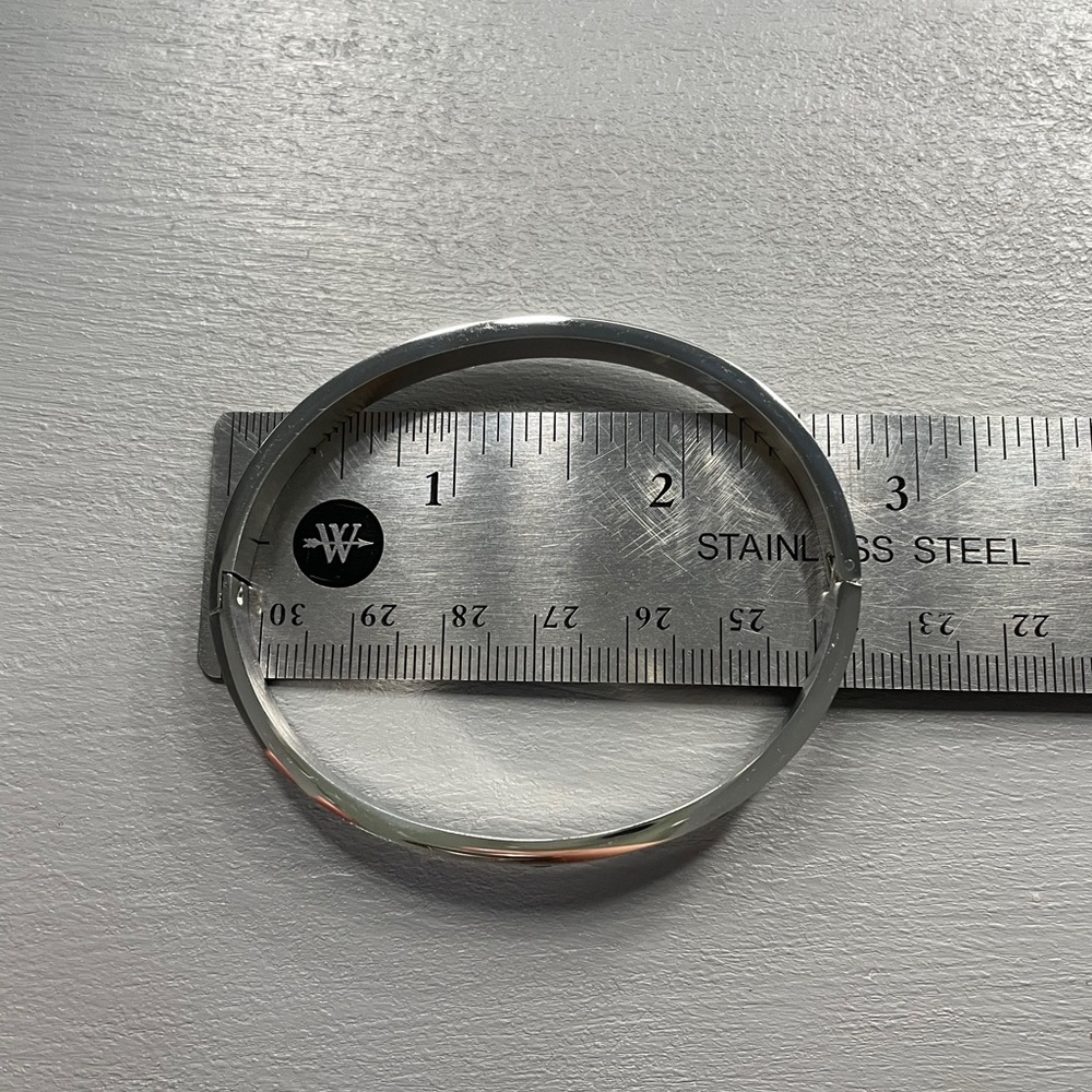 Stainless steel bangle bracelet - Picture 6 of 16